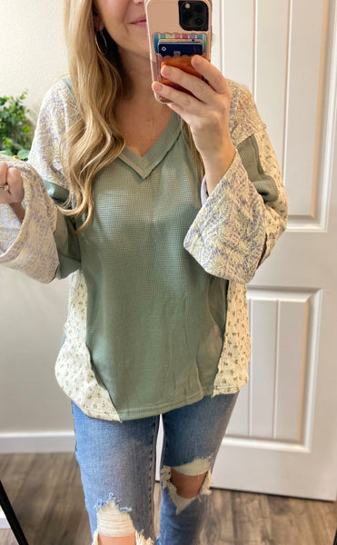 POL Lace Floral Flowy Top