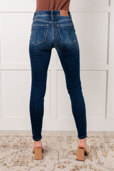 Judy Blue Mid Rise Thermal Vintage Skinny Jean