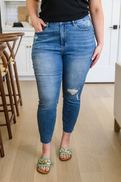 Judy Blue Dandelion Embroidery Skinny Denim